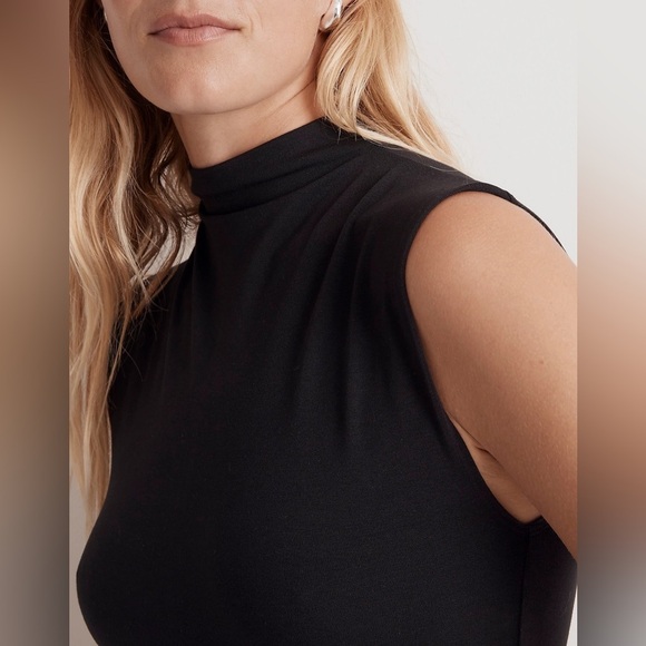 Madewell Funnelneck Cropped Muscle Tee in True Black - Picture 5 of 11